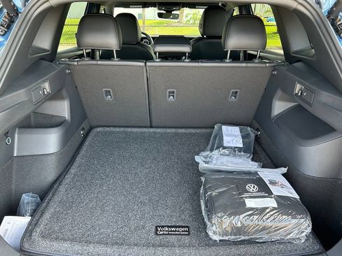 New 2026 Volkswagen Tiguan SE R-Line FWD image 48