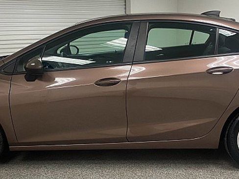 Used 2019 Chevrolet Cruze LS w/ LS Convenience Package image 8