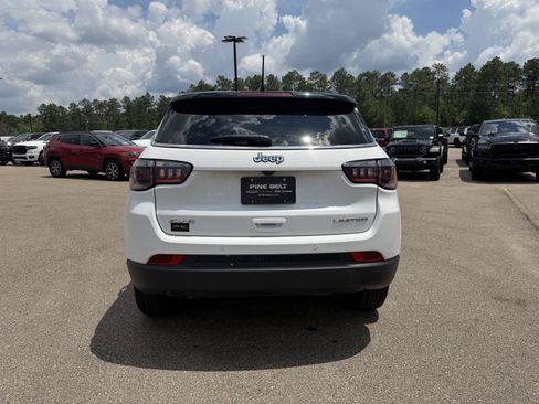 Certified 2025 Jeep Compass Limited AWD/4WD image 5