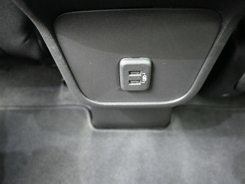 Used 2024 Chevrolet Equinox LT FWD image 23