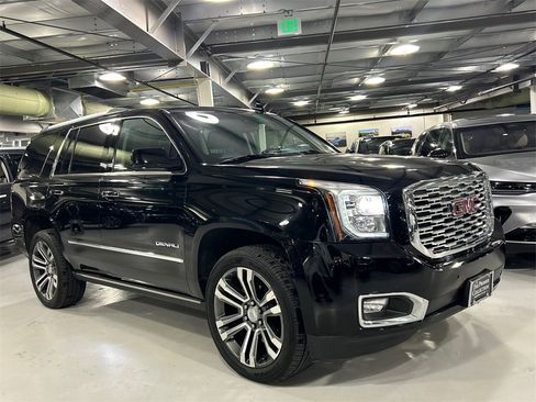 Used 2019 GMC Yukon Denali w/ Denali Ultimate Package image 1