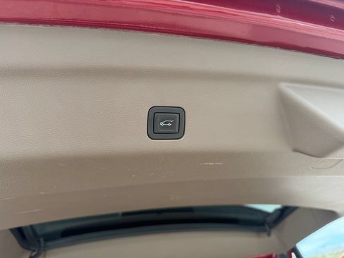 Used 2021 GMC Yukon Denali w/ Denali Premium Package AWD/4WD image 13