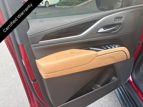 Used 2023 Cadillac Escalade Premium Luxury AWD/4WD image 13