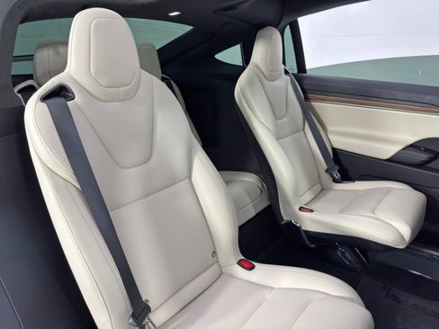 Used 2023 Tesla Model X image 42