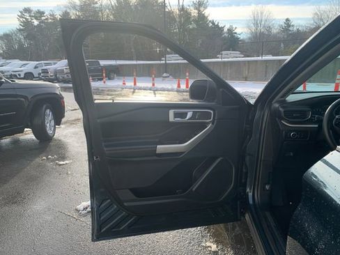 Used 2023 Ford Explorer XLT w/ Equipment Group 202A image 19