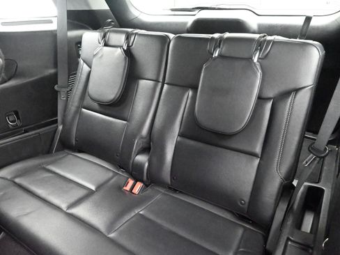 Used 2020 Ford Explorer XLT w/ Equipment Group 202A image 23