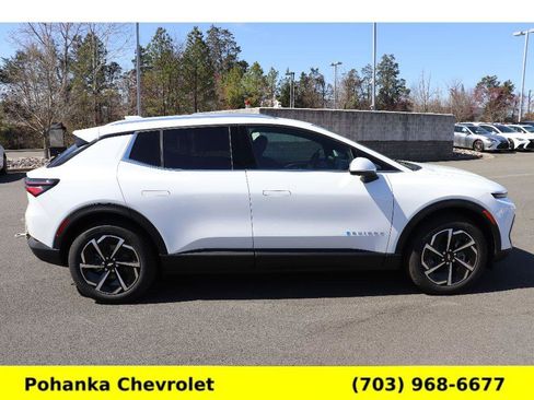 New 2026 Chevrolet Equinox EV LT FWD image 8