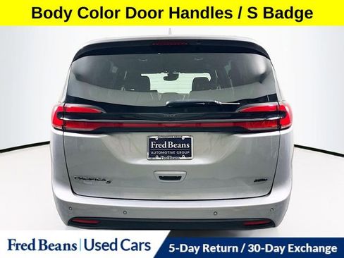 Used 2021 Chrysler Pacifica Touring-L w/ S Appearance Package image 7