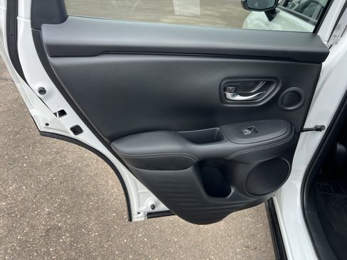 Used 2024 Honda HR-V EX-L image 12