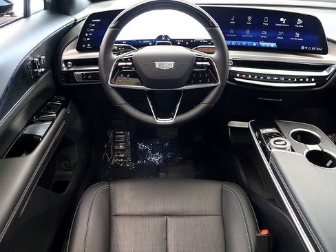 Used 2024 Cadillac Lyriq Luxury AWD/4WD image 25