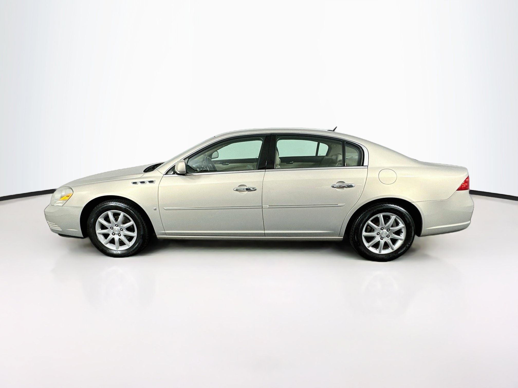 Used 2008 Buick Lucerne CXL w/ Luxury Package FWD image 4