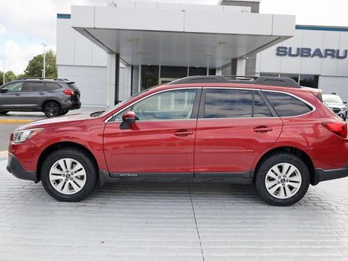 Used 2018 Subaru Outback 2.5i Premium image 2