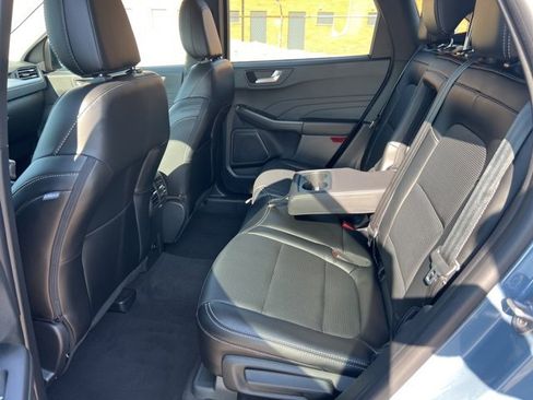 Certified 2024 Ford Escape Platinum image 21
