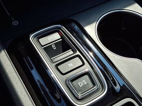 Certified 2025 Honda Pilot Touring image 16