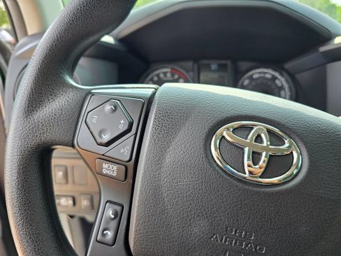Used 2022 Toyota Tacoma SR AWD/4WD image 18