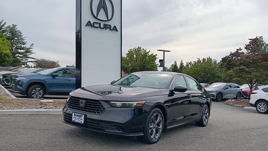 Used 2023 Honda Accord EX image 1