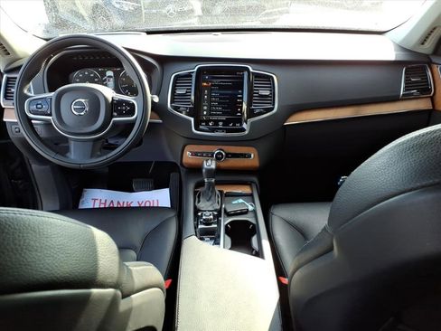Used 2022 Volvo XC90 T6 Momentum w/ Advanced Package image 29
