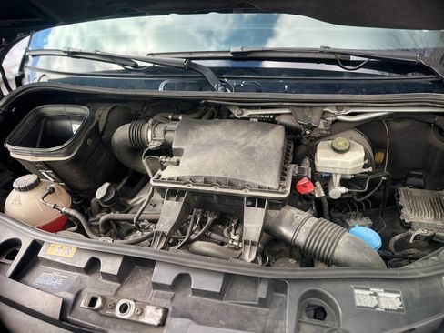 Used 2019 Mercedes-Benz Sprinter 2500 w/ Acoustic Package image 33