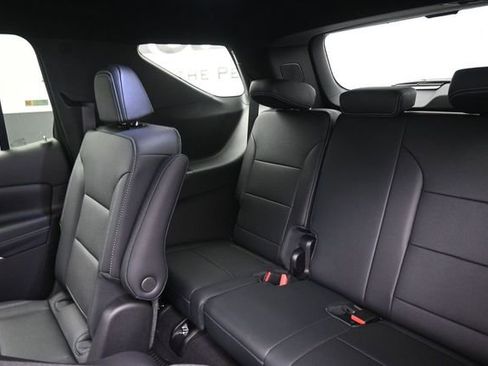 New 2026 Chevrolet Traverse LT w/ Midnight/Sport Edition AWD/4WD image 9