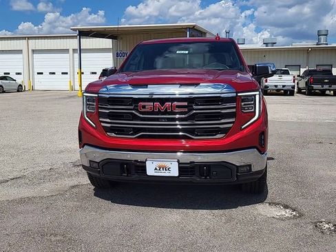 New 2026 GMC Sierra 1500 SLT image 2