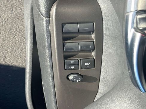 Used 2023 Toyota Camry SE image 18