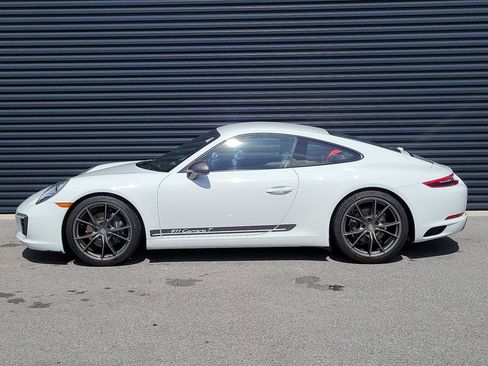 Certified 2018 Porsche 911 Carrera image 2
