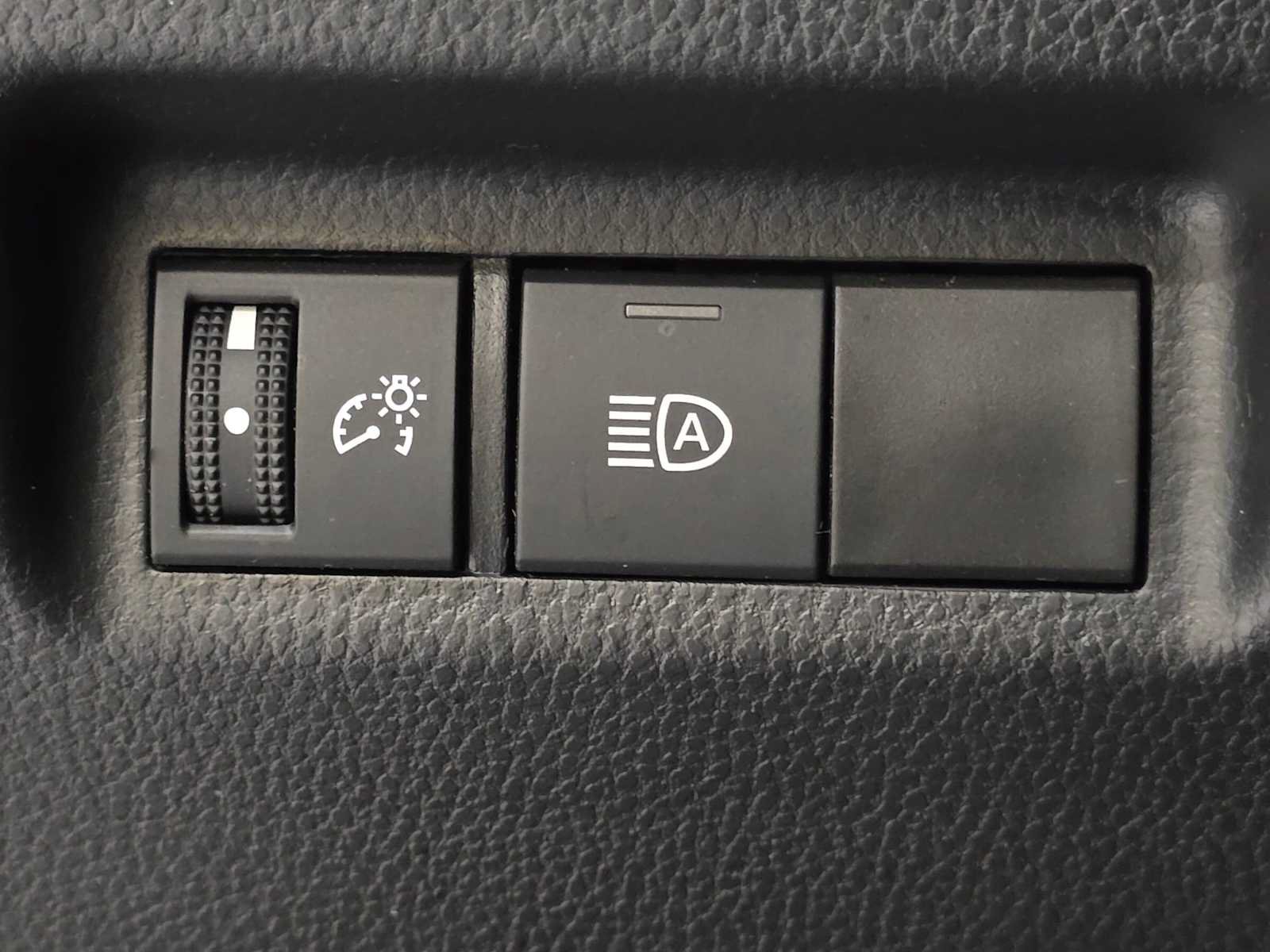 Certified 2025 Toyota RAV4 LE AWD/4WD image 17