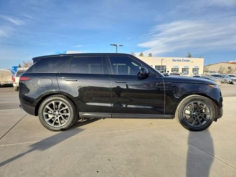 Used 2023 Land Rover Range Rover Sport SE image 13