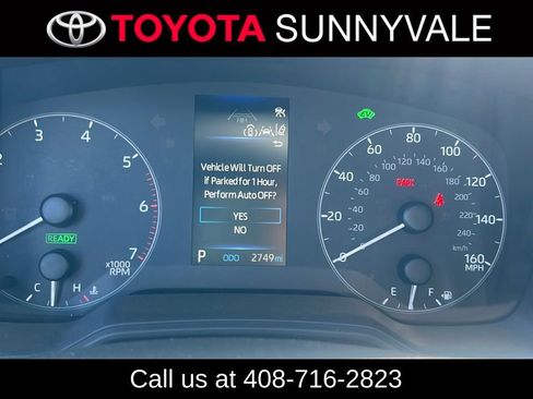 Used 2025 Toyota Corolla SE w/ Convenience Package image 3