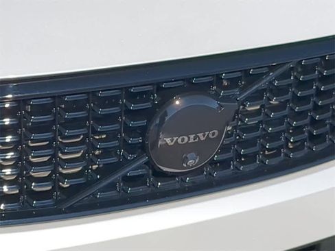 Used 2026 Volvo XC40 B5 Ultra w/ Climate Package image 11