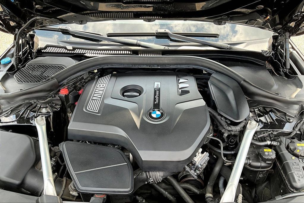 Used 2019 BMW 530i w/ Convenience Package RWD image 29