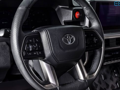 Used 2025 Toyota Tacoma TRD Off-Road image 14