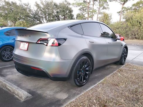 Used 2020 Tesla Model Y Long Range image 7