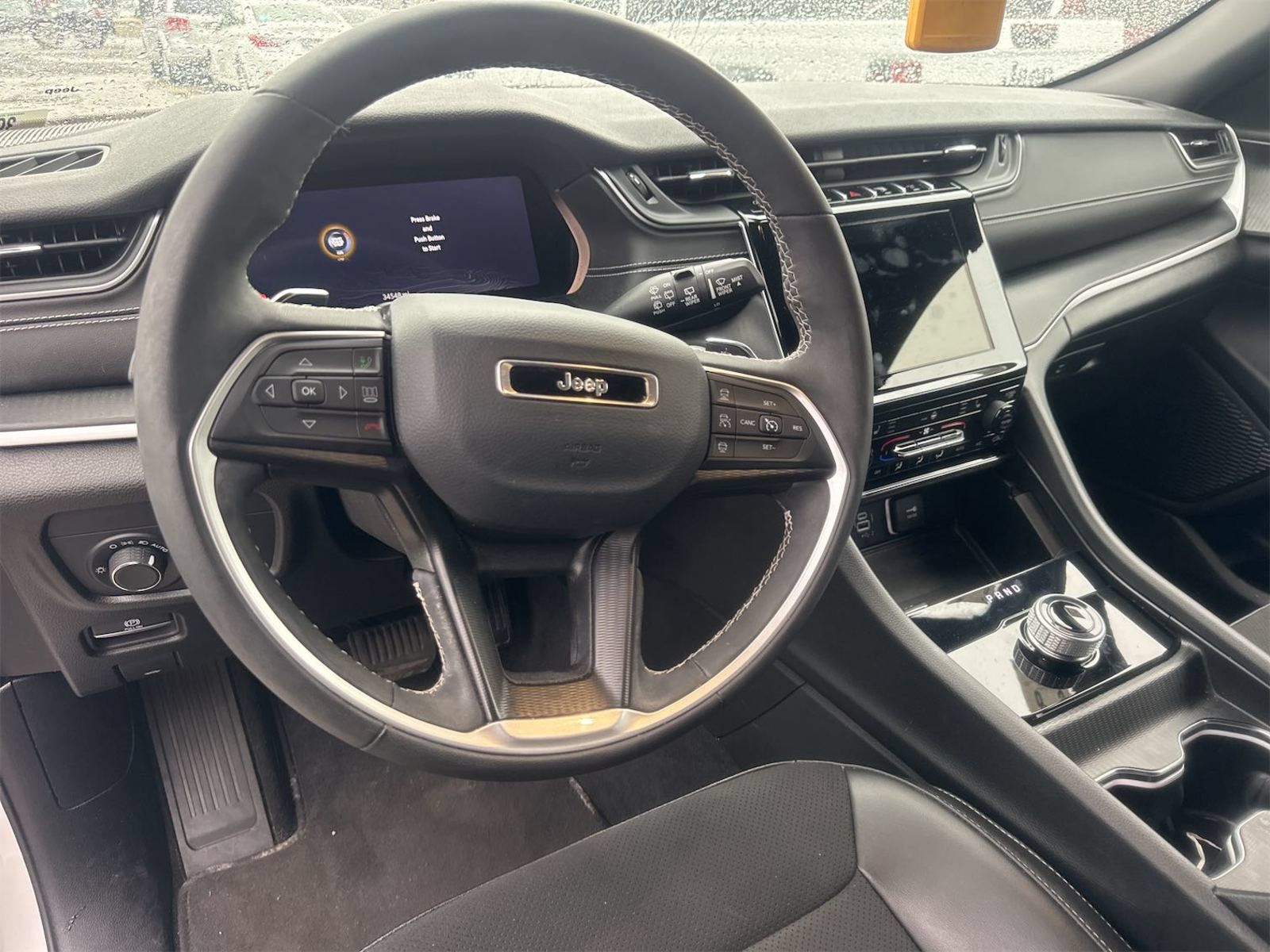 Used 2023 Jeep Grand Cherokee Altitude AWD/4WD image 5