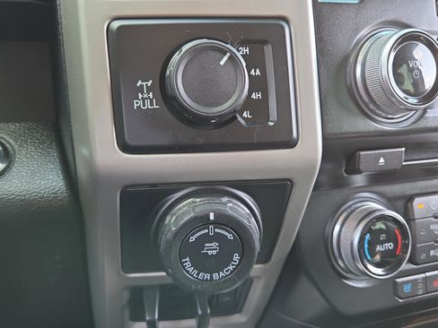 Used 2017 Ford F150 Lariat w/ Equipment Group 502A Luxury AWD/4WD image 35