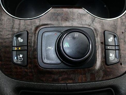 Used 2023 GMC Acadia Denali image 22