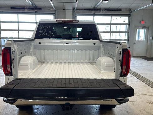 New 2026 GMC Sierra 1500 SLT AWD/4WD image 17