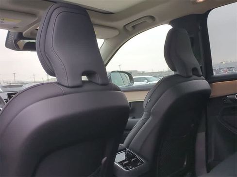New 2026 Volvo XC90 B6 Plus w/ Protection Package Premier image 16