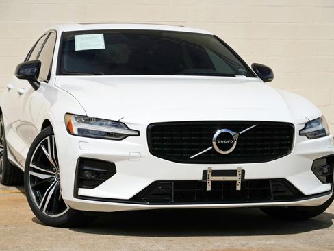 Used 2022 Volvo S60 B5 R-Design w/ Climate Package FWD image 2