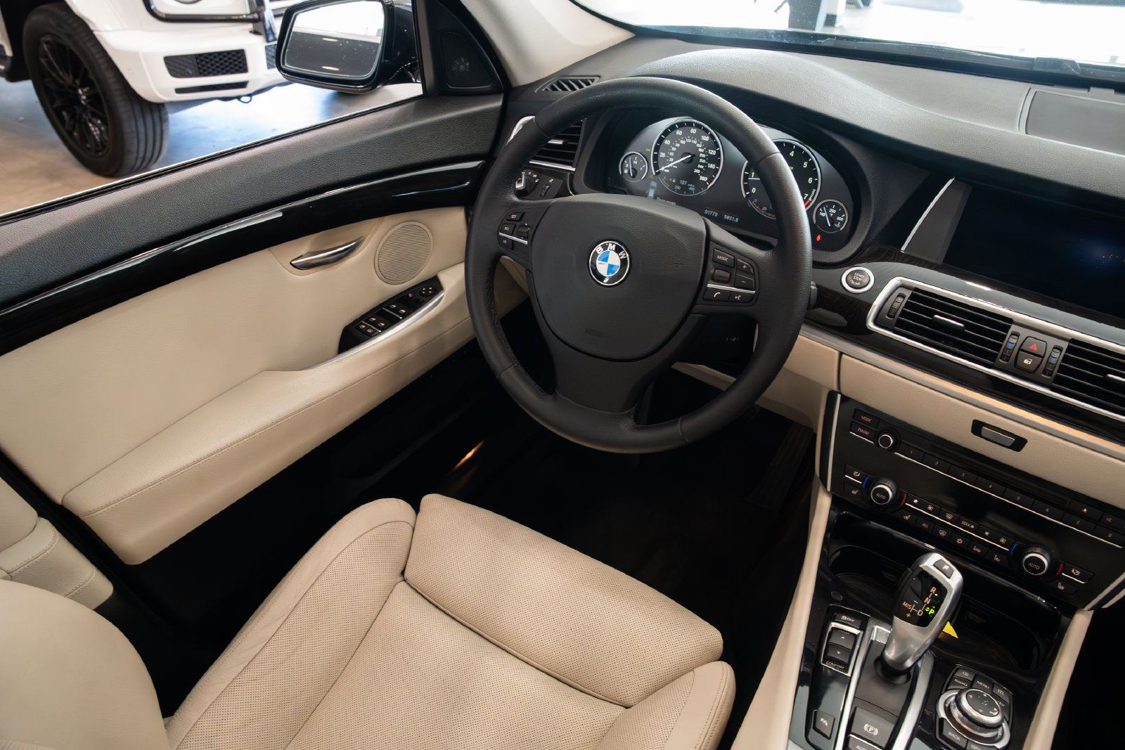 Used 2012 BMW 535i Gran Turismo RWD image 11