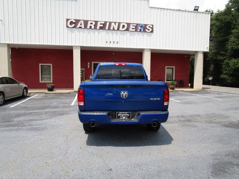 Used 2017 RAM 1500 Express AWD/4WD image 3