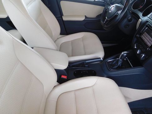 Used 2015 Volkswagen Jetta SE image 17