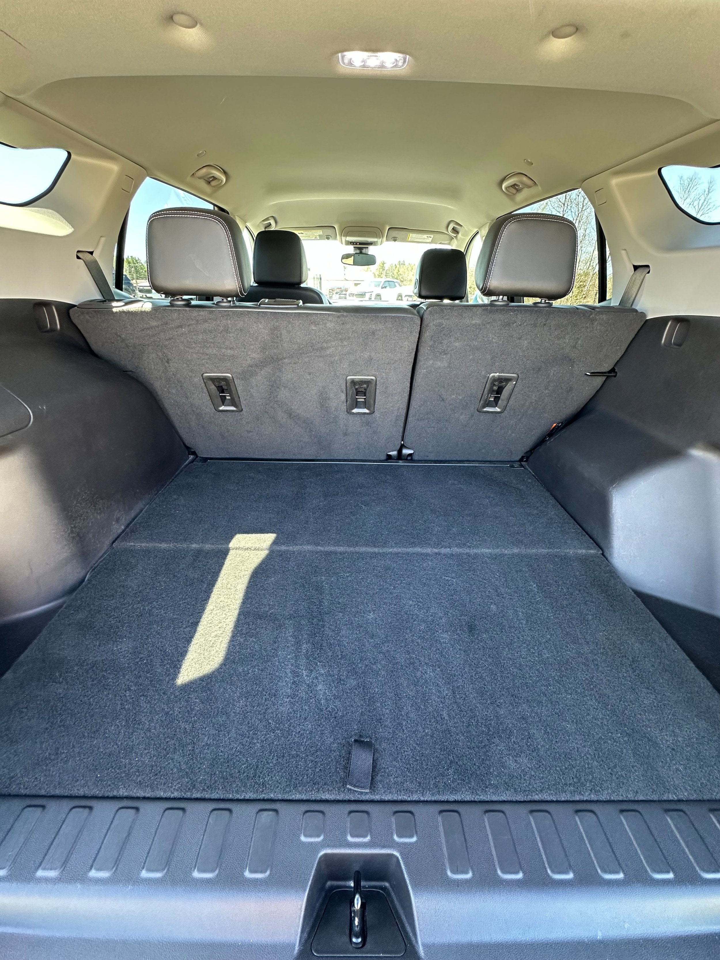 Used 2024 GMC Terrain SLT AWD/4WD image 25