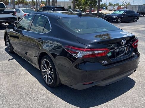 Used 2021 Toyota Camry XLE AWD/4WD image 2