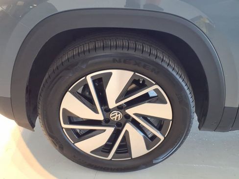 Used 2026 Volkswagen Atlas SEL AWD/4WD image 8