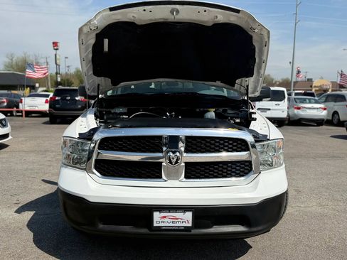 Used 2019 RAM 1500 Classic SLT w/ Luxury Group image 12