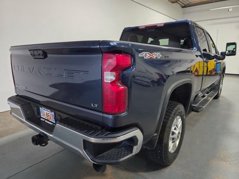 Used 2022 Chevrolet Silverado 2500 LT w/ Convenience Package AWD/4WD image 6