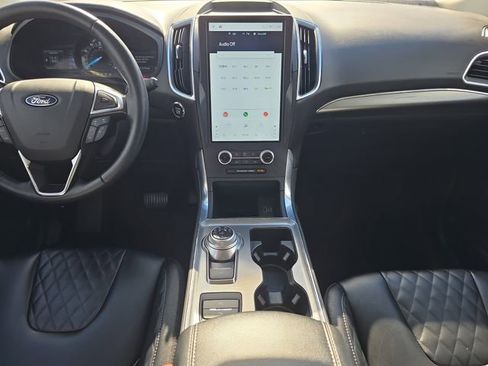 Used 2024 Ford Edge Titanium image 17