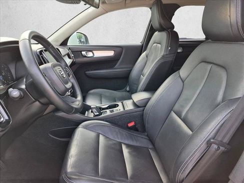 Used 2019 Volvo XC40 T5 Momentum AWD/4WD image 11