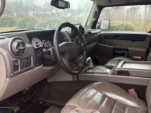 Used 2003 HUMMER H2 w/ Preferred Equipment Group image 11